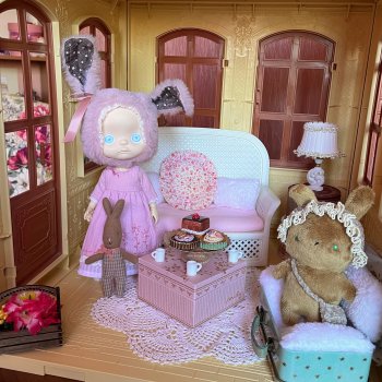 Подарков много не бывает?!! )))