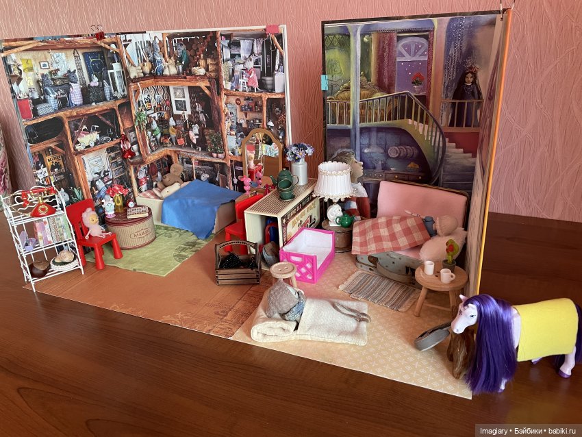 Мышиный дом - и гости в нём