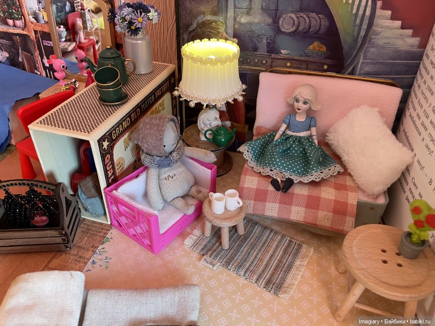 Мышиный дом - и гости в нём