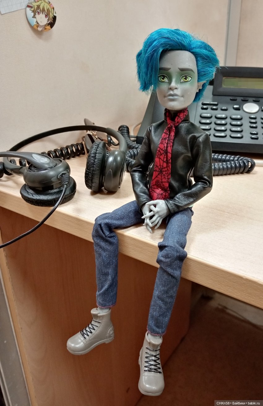 На работе и на отдыхе — Куклы Monster High и Ever After High: G1