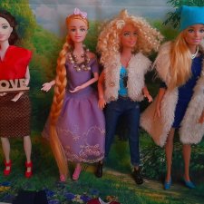 Лот кукол, одежды и обуви