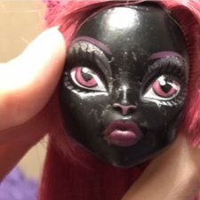 Трескается краска на лице куклы Можно ли исправить?