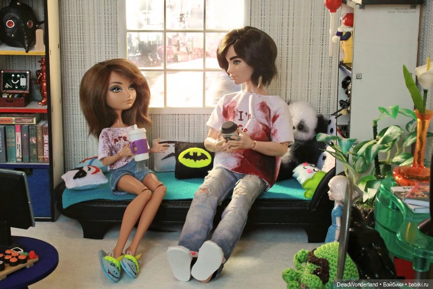 Сидим дома — Куклы Monster High и Ever After High: G1