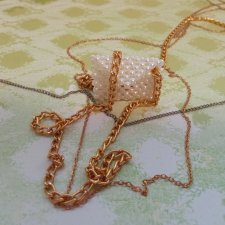 Сумочки из бусин для кукол