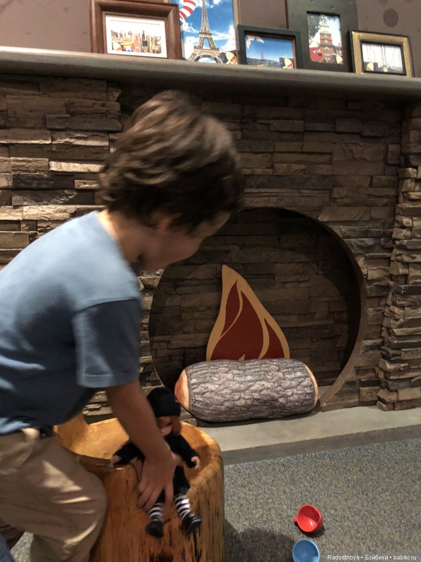 В музее «Пожалуйста, трогайте!» с моей Стрекозкой