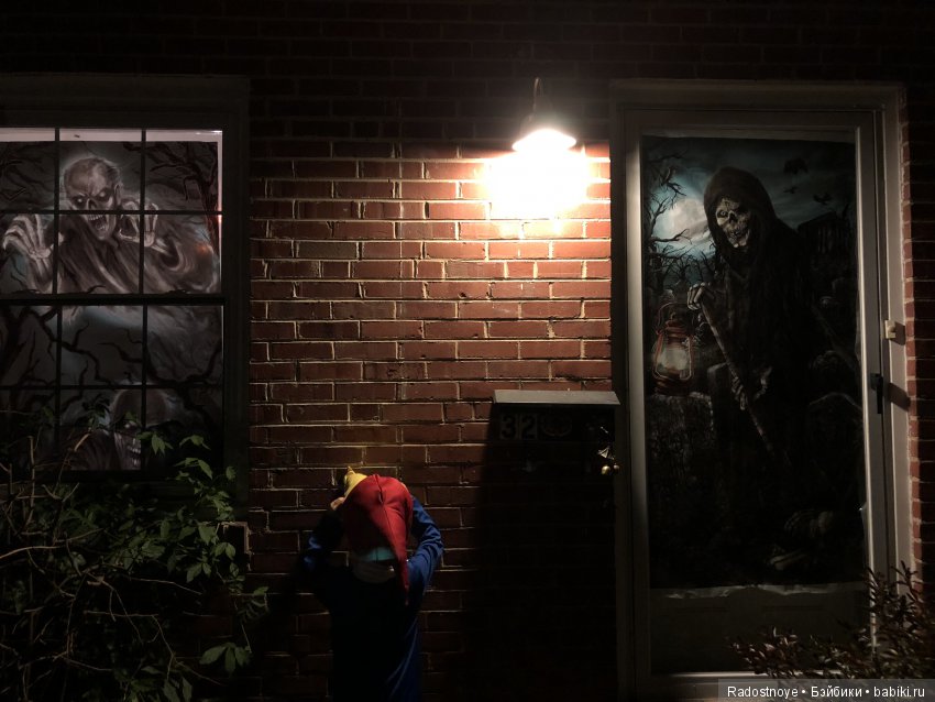 Trick-or-Treating. Типичный Хеллоуин в типичной Америке