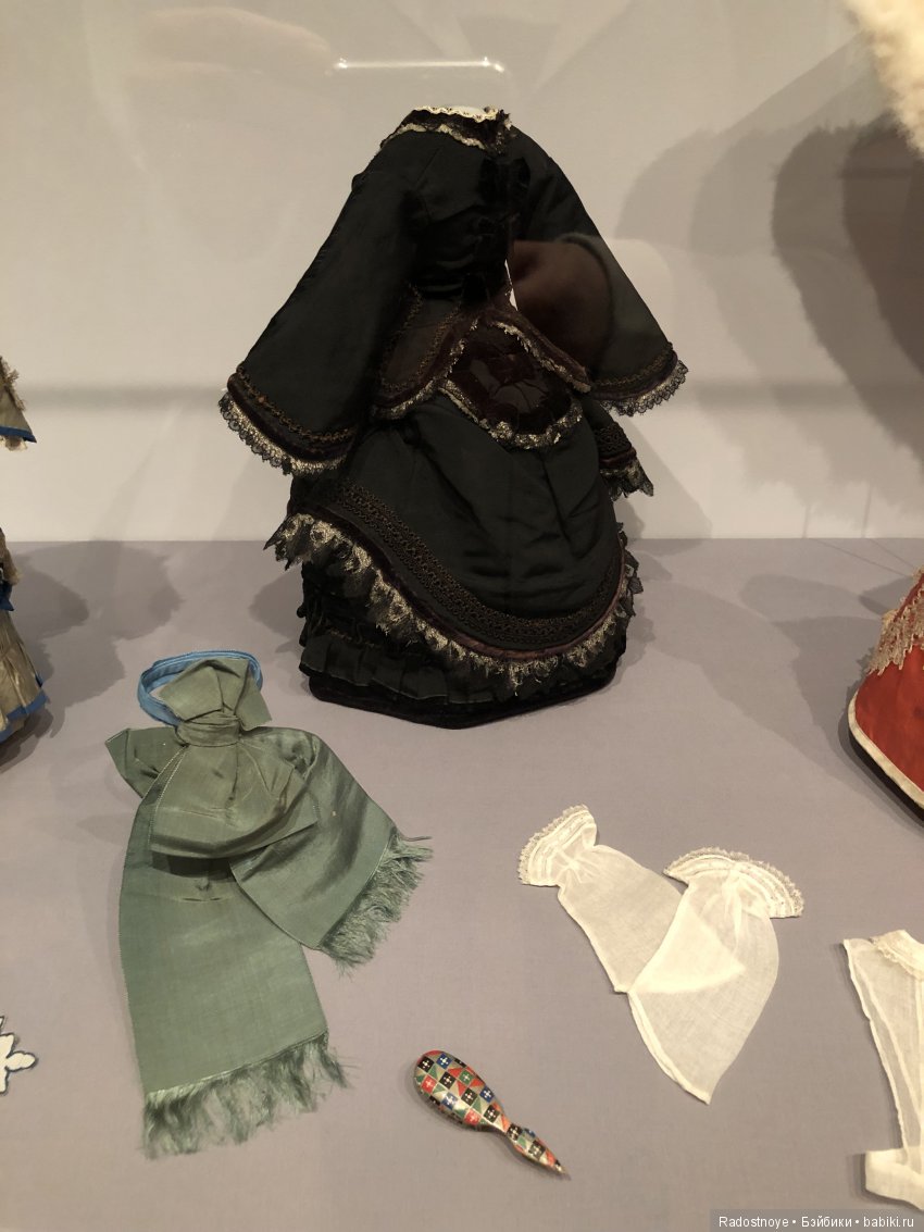 Маленькие леди: Викторианские модные куклы и идеал женщины