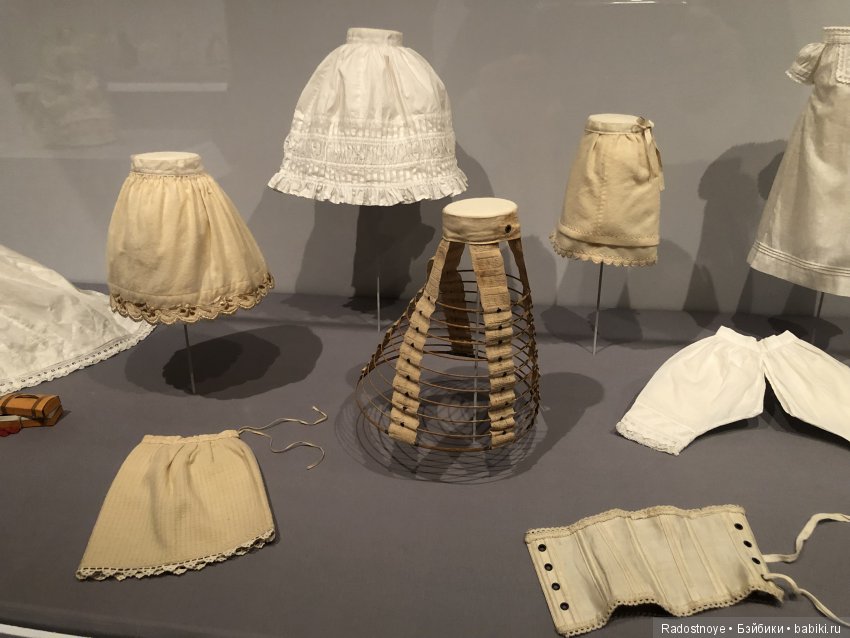 Маленькие леди: Викторианские модные куклы и идеал женщины