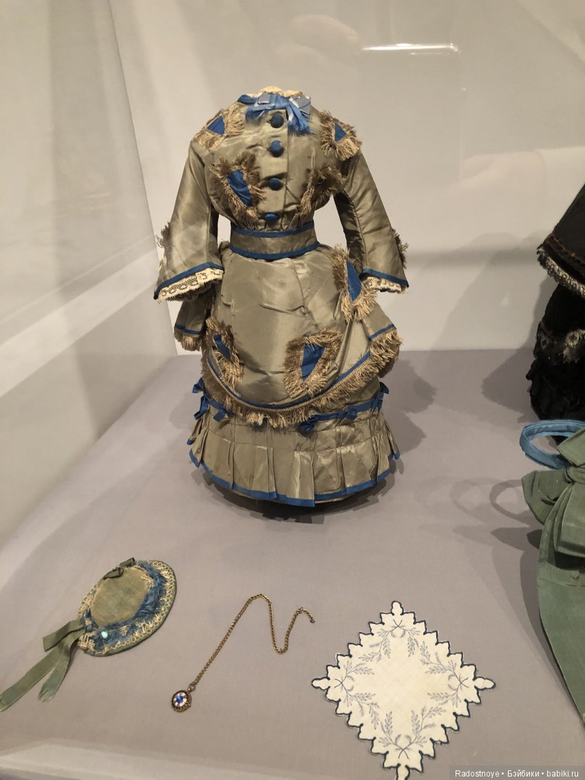 Маленькие леди: Викторианские модные куклы и идеал женщины