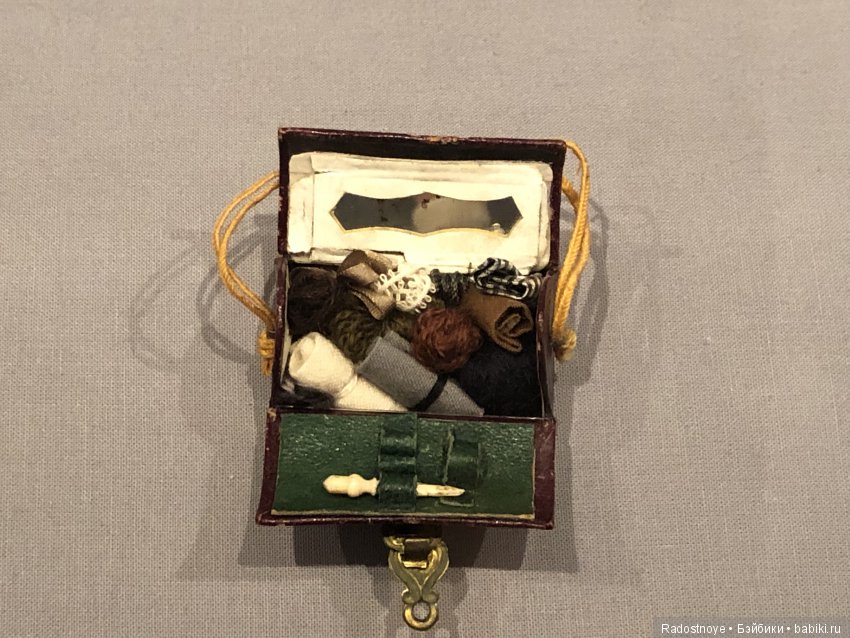 Маленькие леди: Викторианские модные куклы и идеал женщины