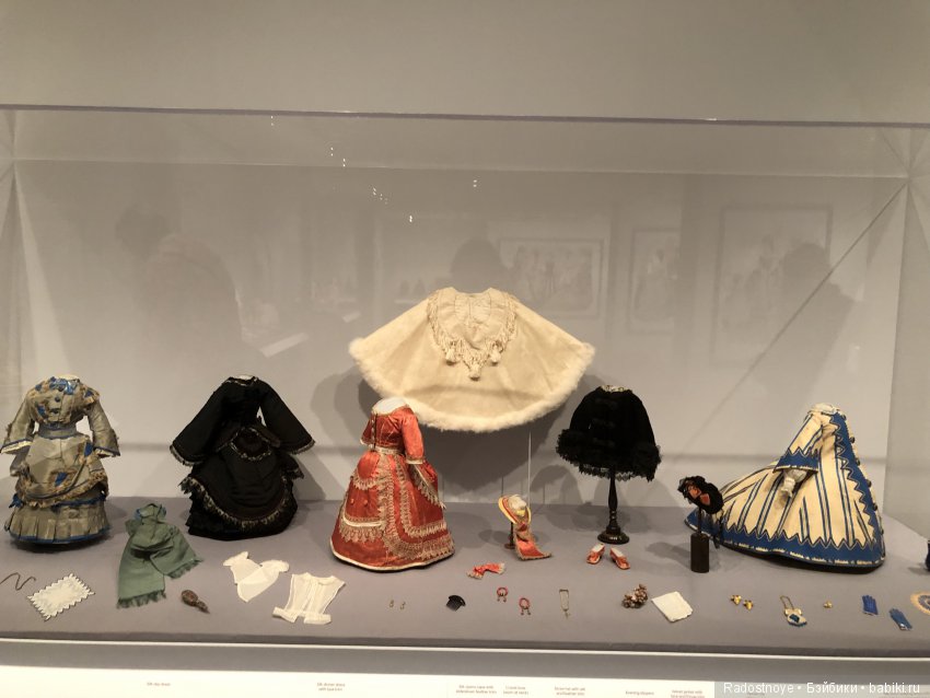 Маленькие леди: Викторианские модные куклы и идеал женщины