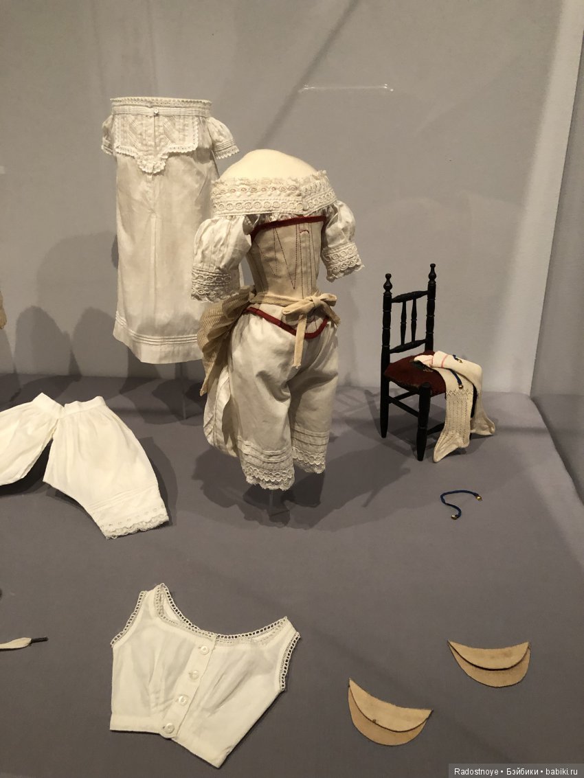 Маленькие леди: Викторианские модные куклы и идеал женщины