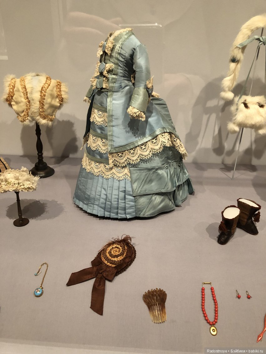 Маленькие леди: Викторианские модные куклы и идеал женщины