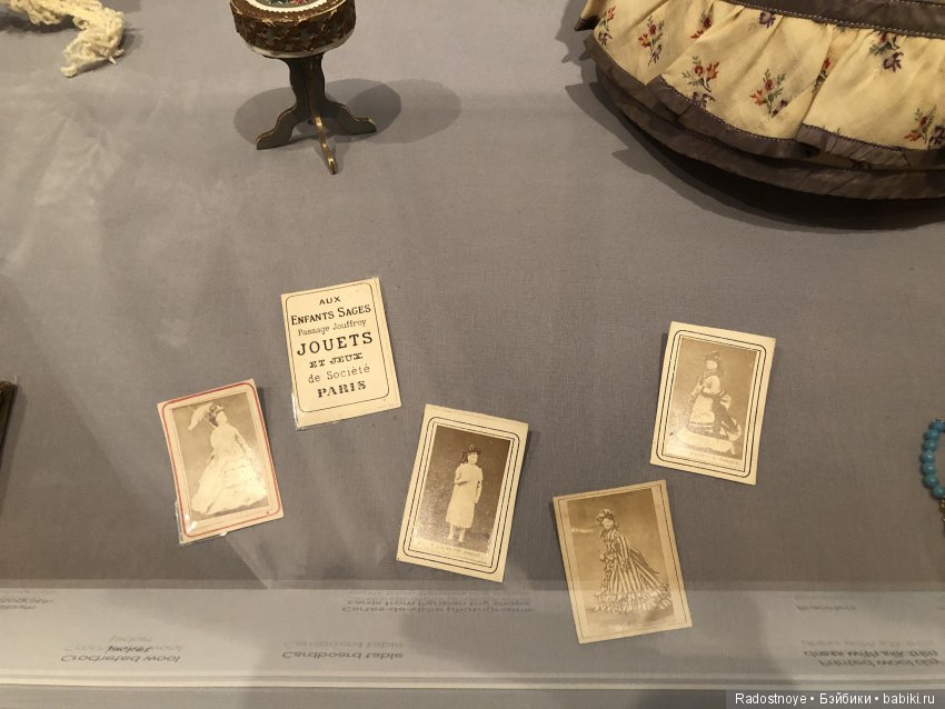 Маленькие леди: Викторианские модные куклы и идеал женщины