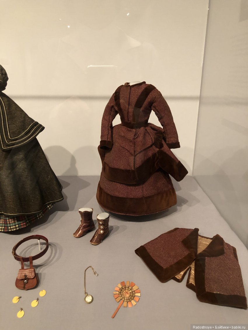 Маленькие леди: Викторианские модные куклы и идеал женщины