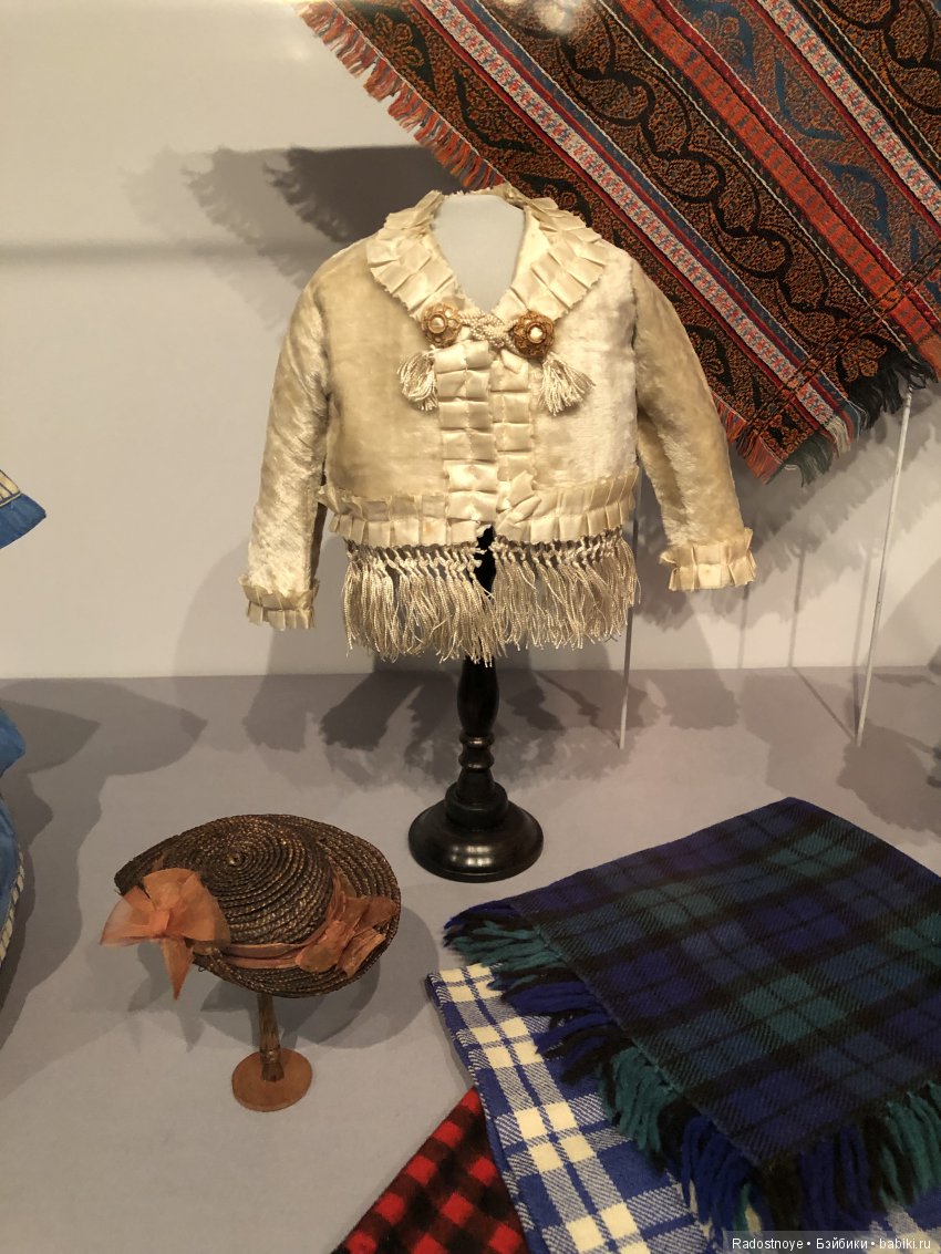 Маленькие леди: Викторианские модные куклы и идеал женщины