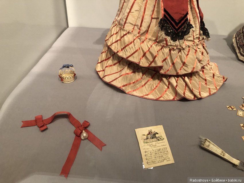 Маленькие леди: Викторианские модные куклы и идеал женщины