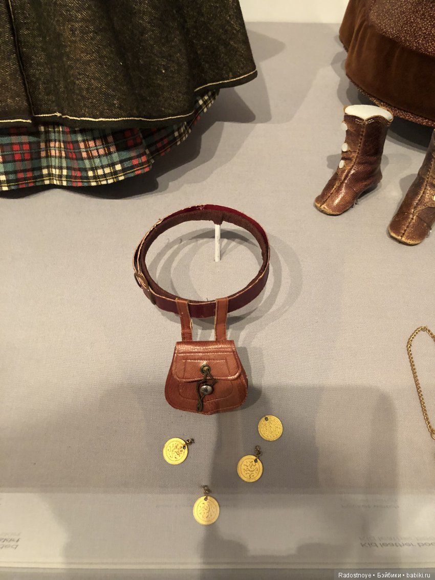 Маленькие леди: Викторианские модные куклы и идеал женщины