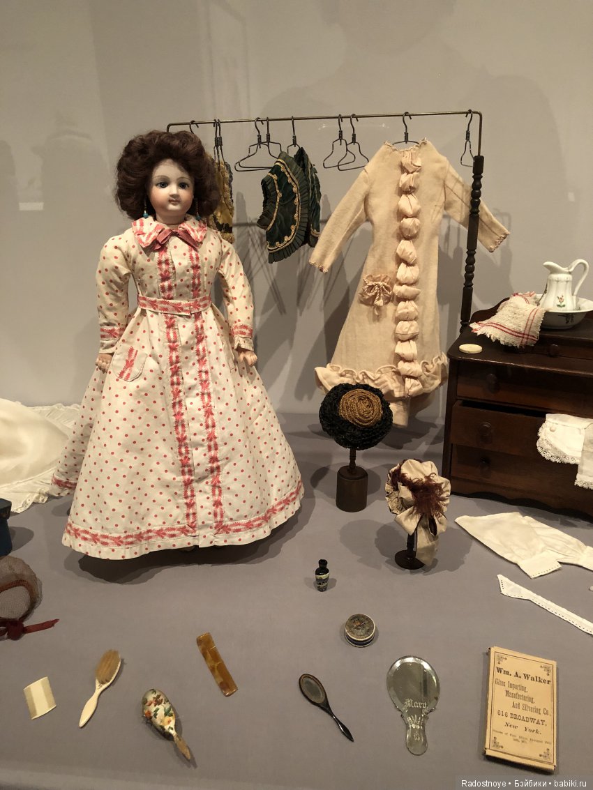 Маленькие леди: Викторианские модные куклы и идеал женщины