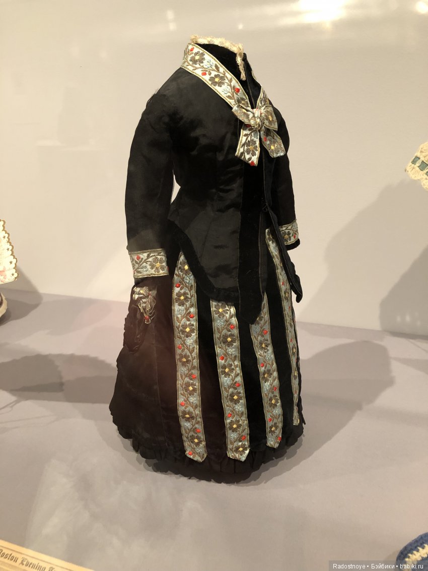 Маленькие леди: Викторианские модные куклы и идеал женщины