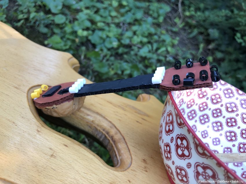 Как сделать мандолину из скорлупы грецкого ореха.МК Миссис Бэйбики