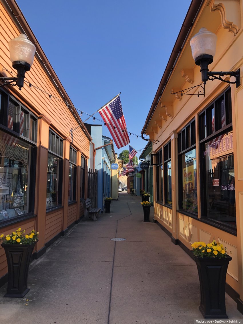 Город нарядных леди | Бэйбики Город нарядных леди — Куклы Ruby Red (Руби Ред) Fashion Friends: Siblies