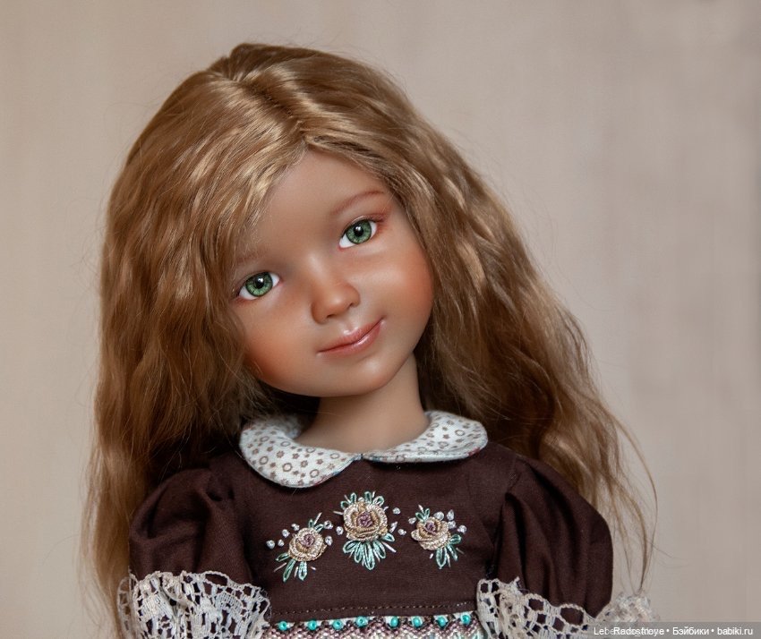 Врачи без границ | Бэйбики Врачи без границ — Куклы Ruby Red (Руби Ред) Fashion Friends: Siblies (фото 2)