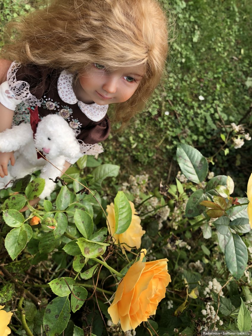 Врачи без границ | Бэйбики Врачи без границ — Куклы Ruby Red (Руби Ред) Fashion Friends: Siblies