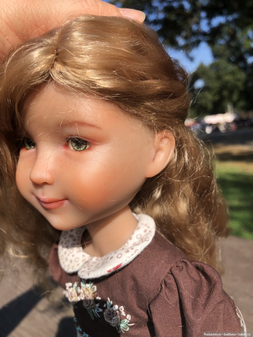 Врачи без границ | Бэйбики Врачи без границ — Куклы Ruby Red (Руби Ред) Fashion Friends: Siblies (фото 5)