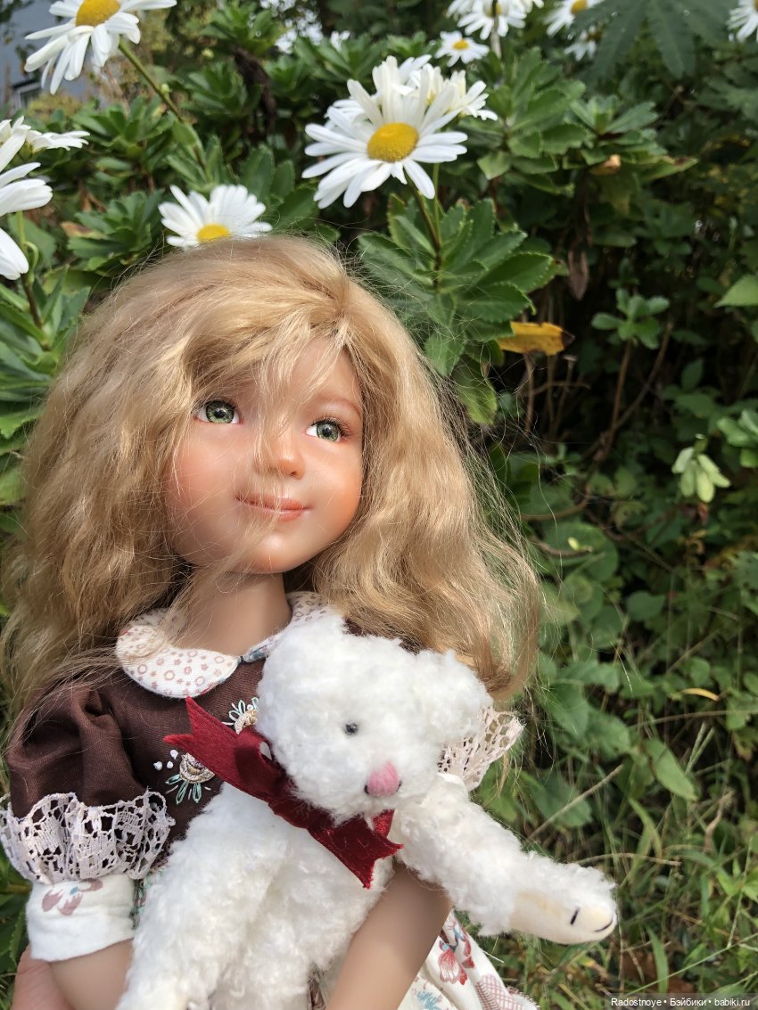 Врачи без границ | Бэйбики Врачи без границ — Куклы Ruby Red (Руби Ред) Fashion Friends: Siblies