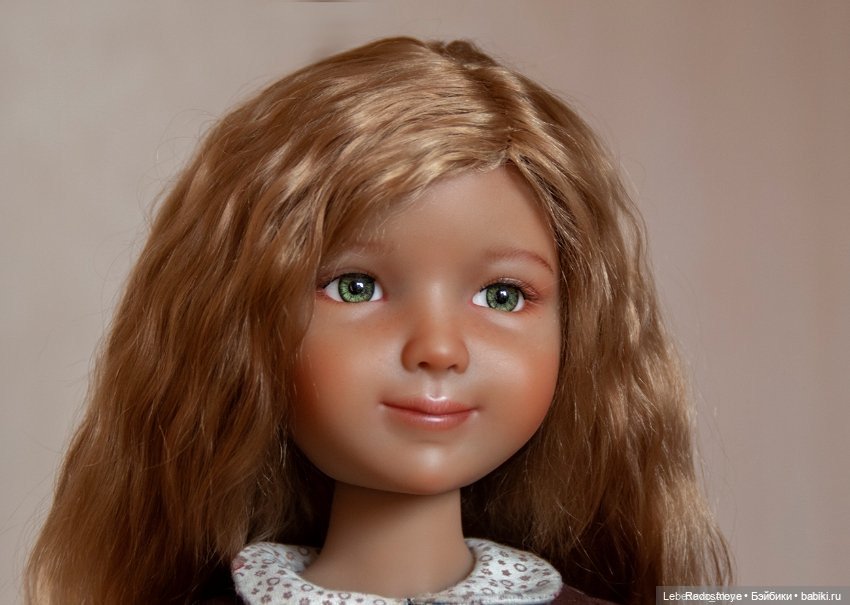 Врачи без границ | Бэйбики Врачи без границ — Куклы Ruby Red (Руби Ред) Fashion Friends: Siblies (фото 3)