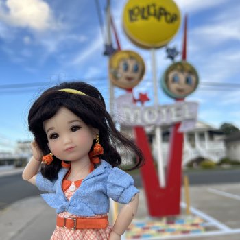 Ретро девочка ДжиДжи