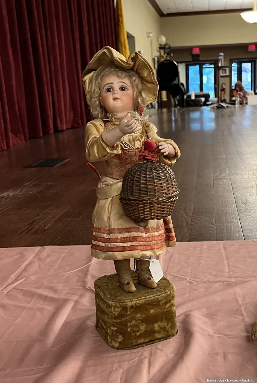 Первый опыт участия в живом аукционе антикварных и винтажных кукол