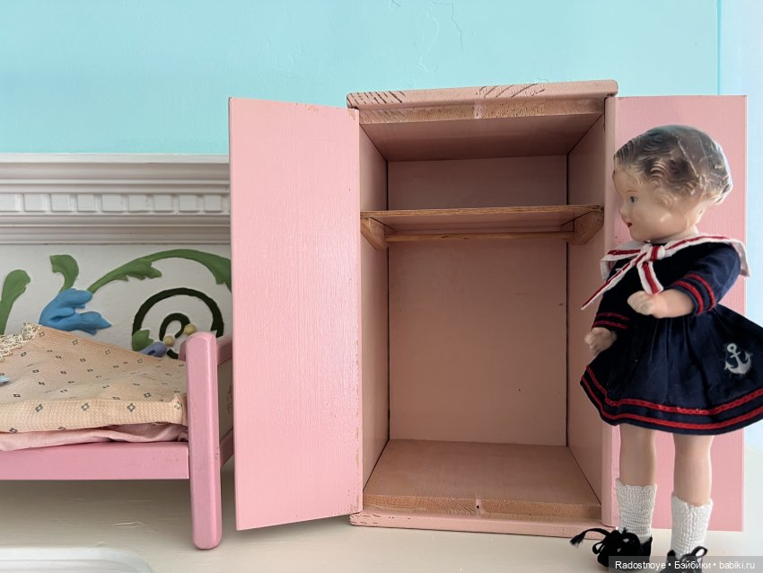 Две американские композитные куколки, выигранные в живом аукционе