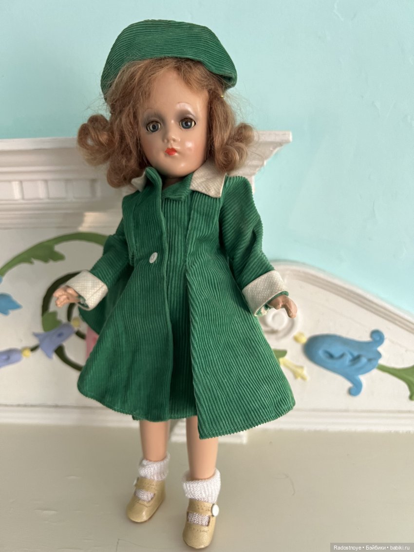 Две американские композитные куколки, выигранные в живом аукционе