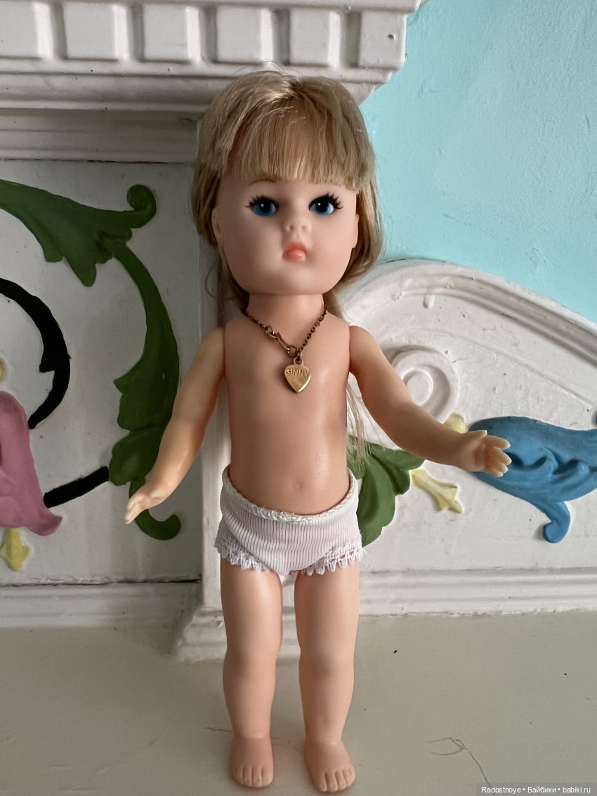 Две американские композитные куколки, выигранные в живом аукционе