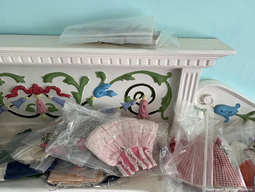 Две американские композитные куколки, выигранные в живом аукционе