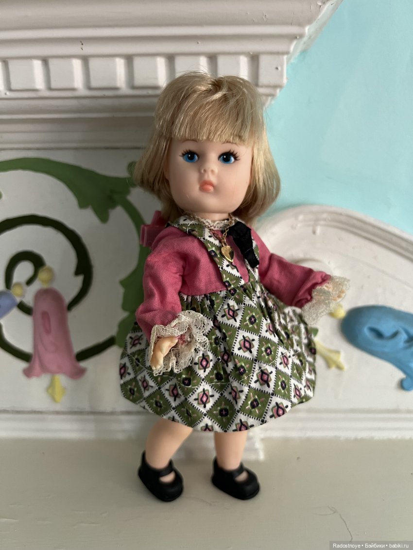 Две американские композитные куколки, выигранные в живом аукционе