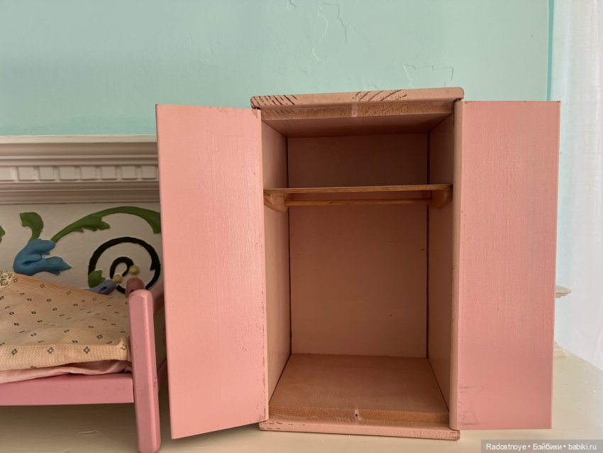 Две американские композитные куколки, выигранные в живом аукционе