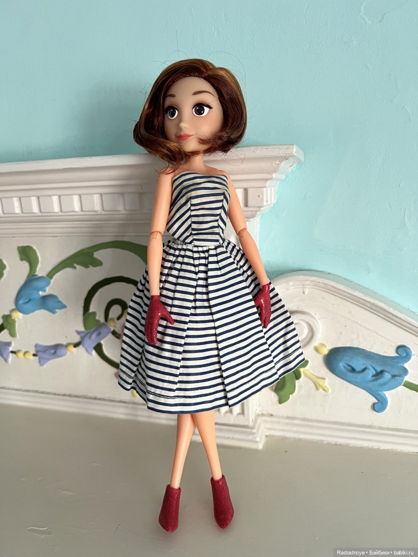 Две американские композитные куколки, выигранные в живом аукционе