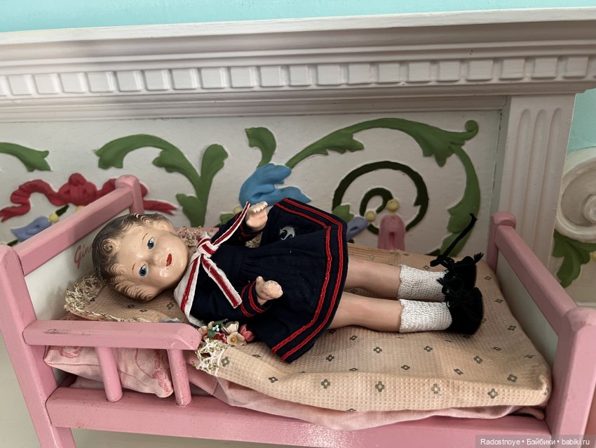 Две американские композитные куколки, выигранные в живом аукционе