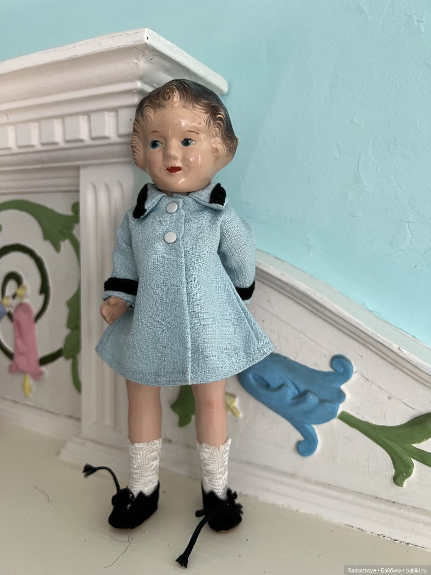 Две американские композитные куколки, выигранные в живом аукционе