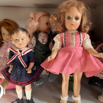 Две американские композитные куколки, выигранные в живом аукционе