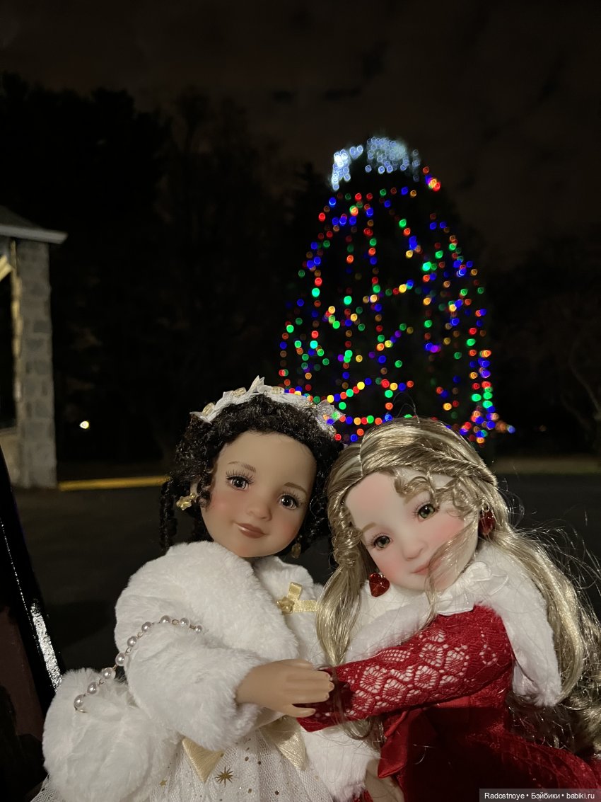 Рождественская прогулка Дженнифер и Скарлетт | Бэйбики Рождественская прогулка Дженнифер и Скарлетт