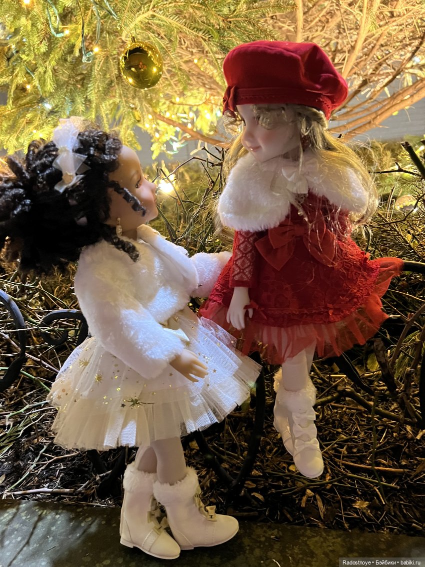 Рождественская прогулка Дженнифер и Скарлетт | Бэйбики Рождественская прогулка Дженнифер и Скарлетт