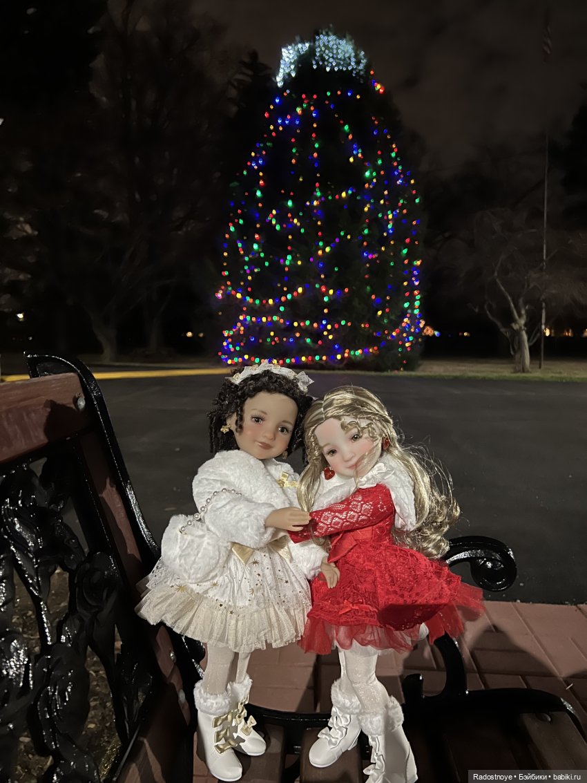 Рождественская прогулка Дженнифер и Скарлетт | Бэйбики Рождественская прогулка Дженнифер и Скарлетт