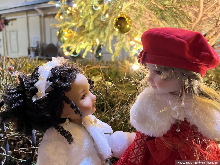 Рождественская прогулка Дженнифер и Скарлетт | Бэйбики Рождественская прогулка Дженнифер и Скарлетт