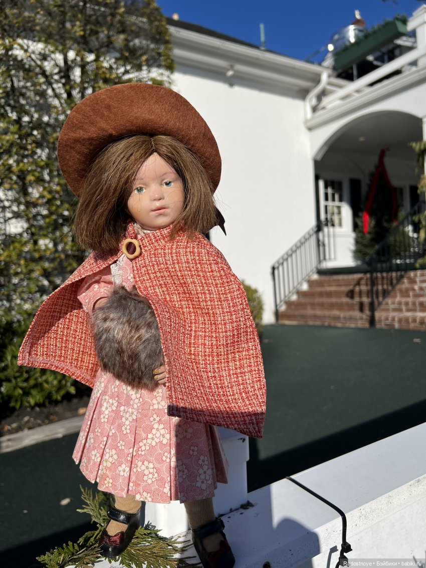 Schoenhut под Рождественской елкой