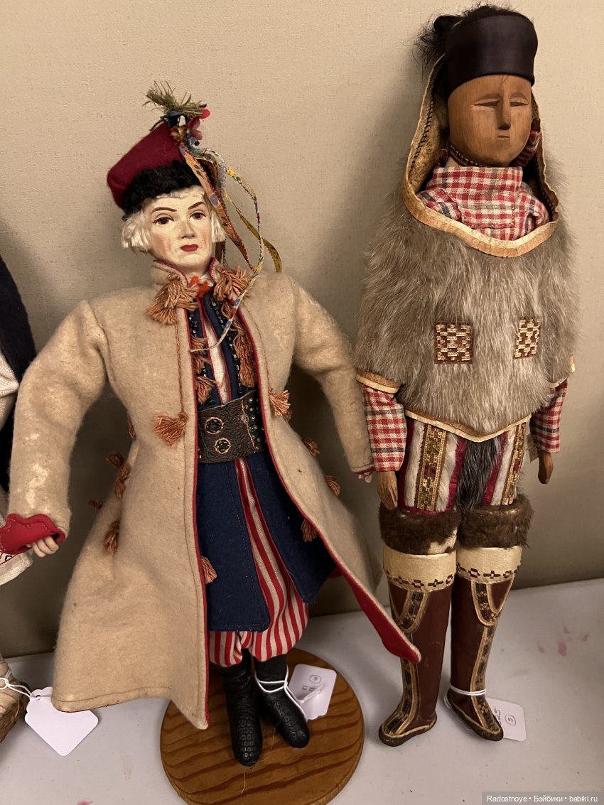 Живой аукцион кукол и игрушек