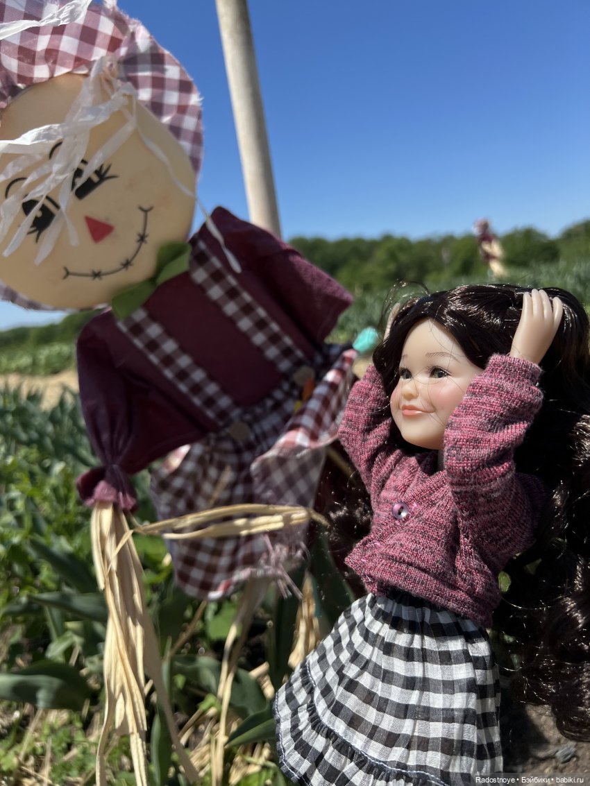 Первая клубника | Бэйбики Первая клубника — Куклы Ruby Red (Руби Ред) Fashion Friends: Siblies (фото 10)